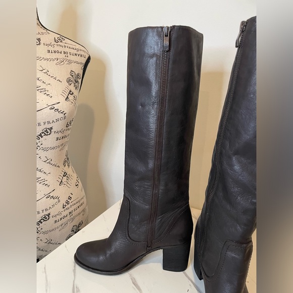 VINCE CAMUTO BOOTS - Picture 3 of 14
